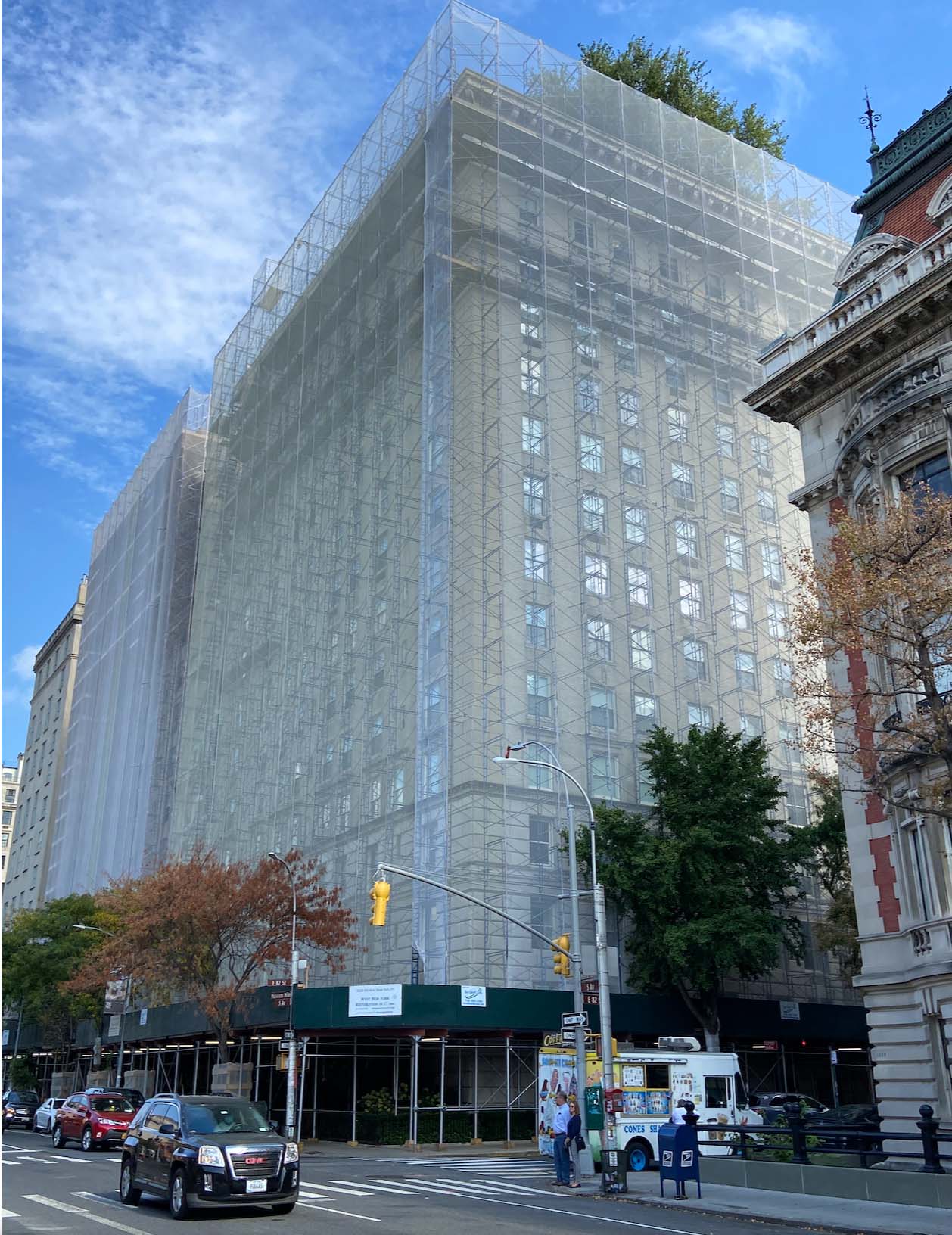 Ladder-type scaffolding on many story building