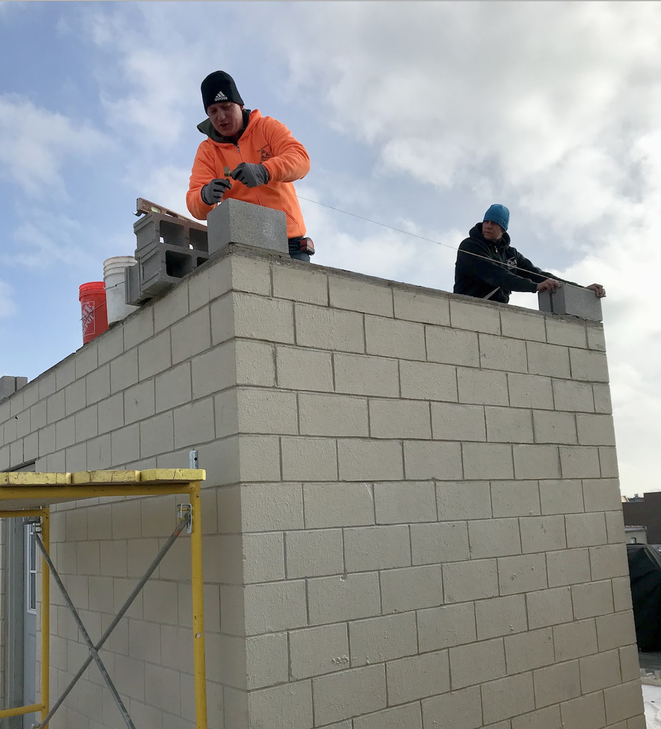 AAA-1 licensed masons Sebastian and Damen at work